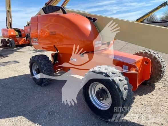 JLG 600S Teleskooppipuominostimet