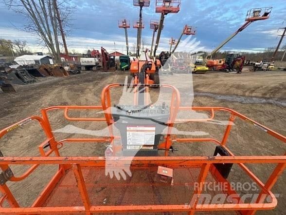 JLG 860SJ Teleskooppipuominostimet