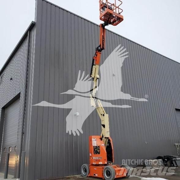 JLG E300AJP Kuukulkijat