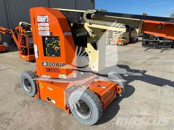 JLG E300AJP Kuukulkijat