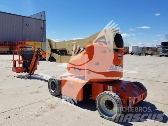 JLG E400AJPN Kuukulkijat