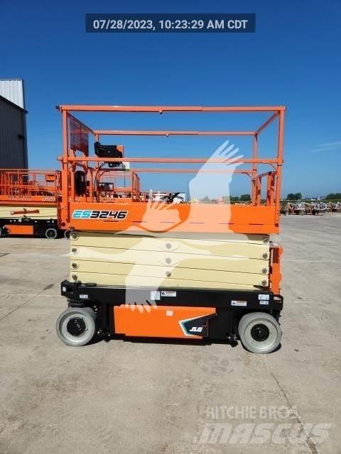 JLG ES3246 Saksilavat