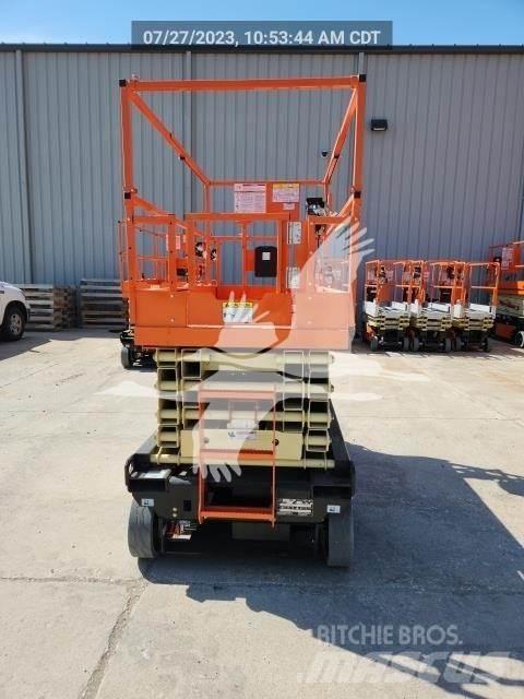 JLG ES3246 Saksilavat