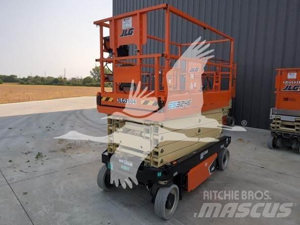 JLG ES3246 Saksilavat