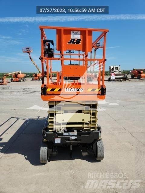 JLG ES3246 Saksilavat