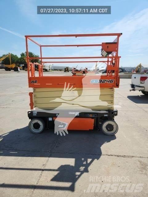 JLG ES3246 Saksilavat