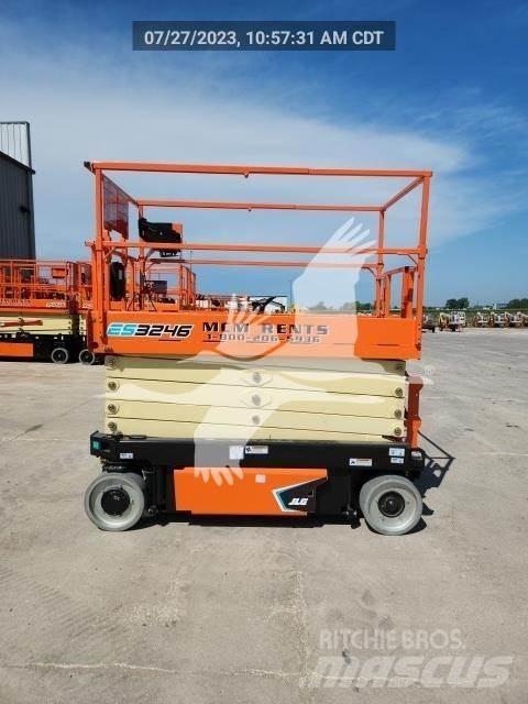 JLG ES3246 Saksilavat