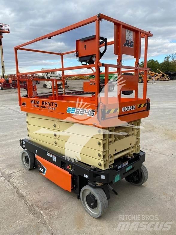 JLG ES3246 Saksilavat