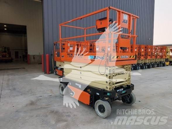 JLG ES3246 Saksilavat