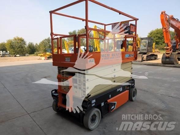JLG ES3246 Saksilavat