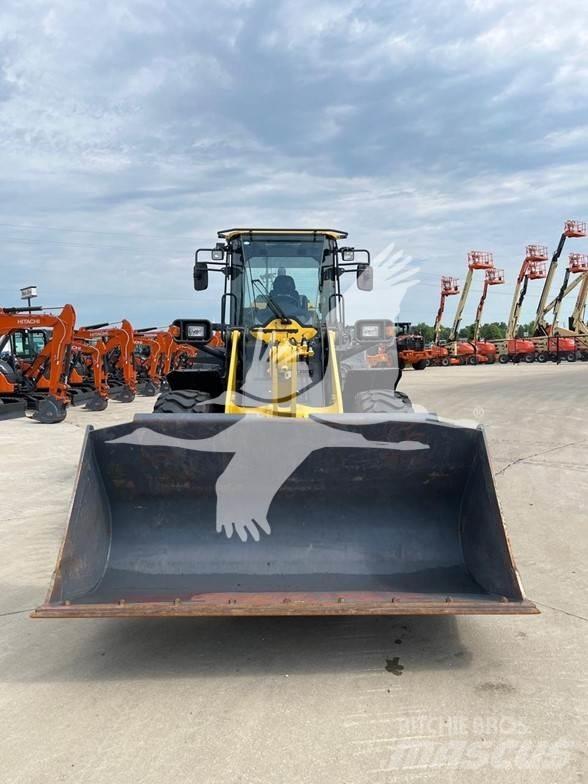 Komatsu WA270 Pyöräkuormaajat