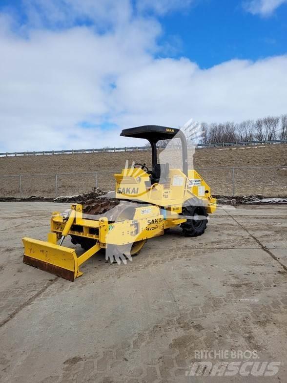 Sakai SV204TB Yksivalssijyrät