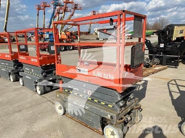 SkyJack SJ3219 Saksilavat