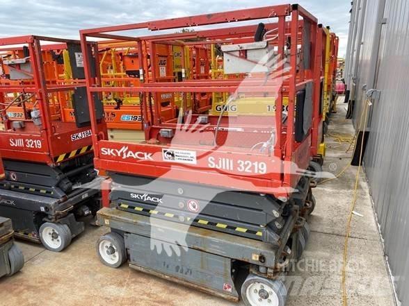 SkyJack SJ3219 Saksilavat
