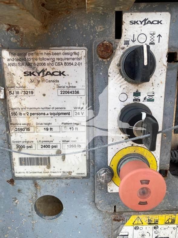 SkyJack SJ3219 Saksilavat