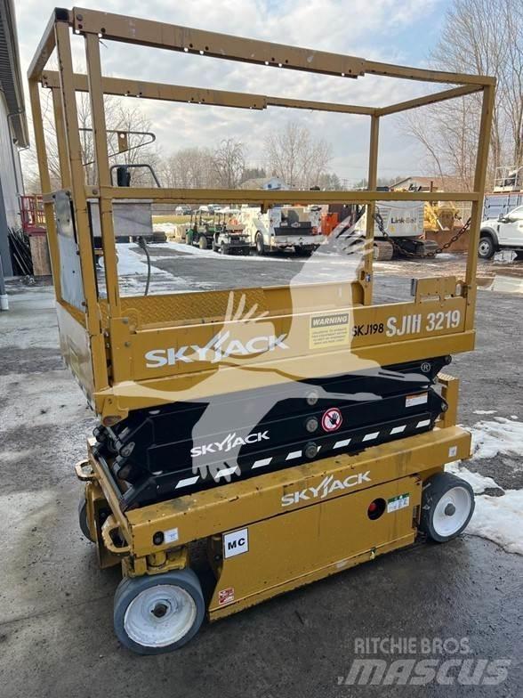 SkyJack SJ3219 Saksilavat