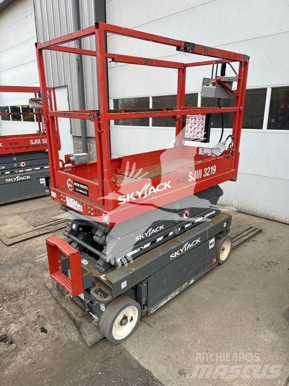 SkyJack SJ3219 Saksilavat