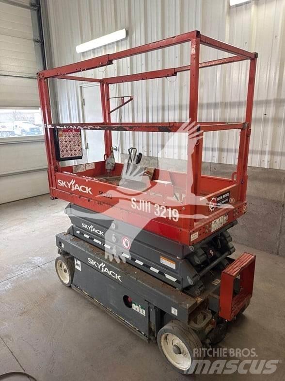 SkyJack SJ3219 Saksilavat
