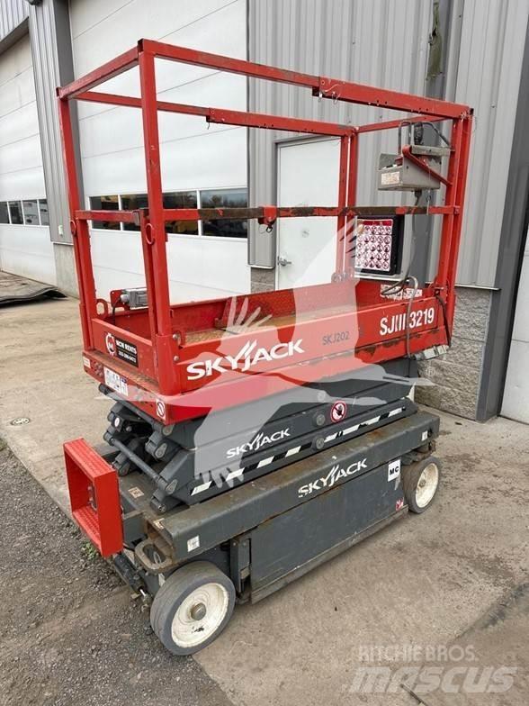 SkyJack SJ3219 Saksilavat