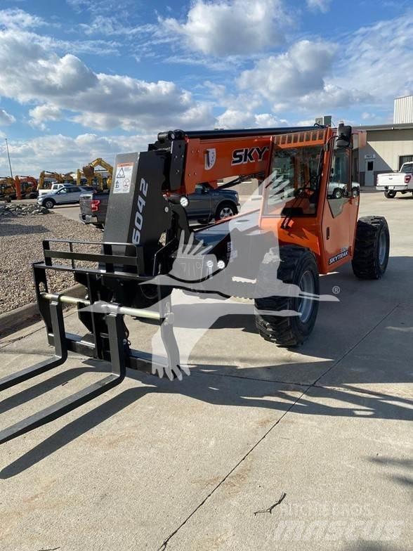SkyTrak 6042 Kurottajat