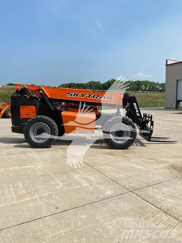 SkyTrak 8042 Kurottajat