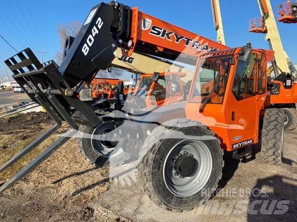 SkyTrak 8042 Kurottajat
