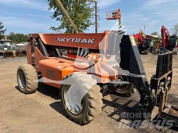 SkyTrak 8042 Kurottajat