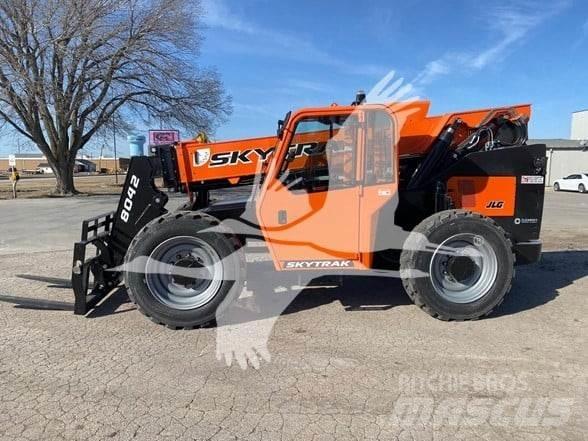 SkyTrak 8042 Kurottajat