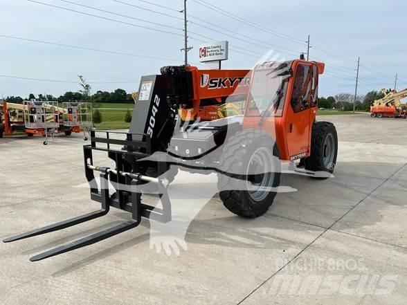 SkyTrak 8042 Kurottajat