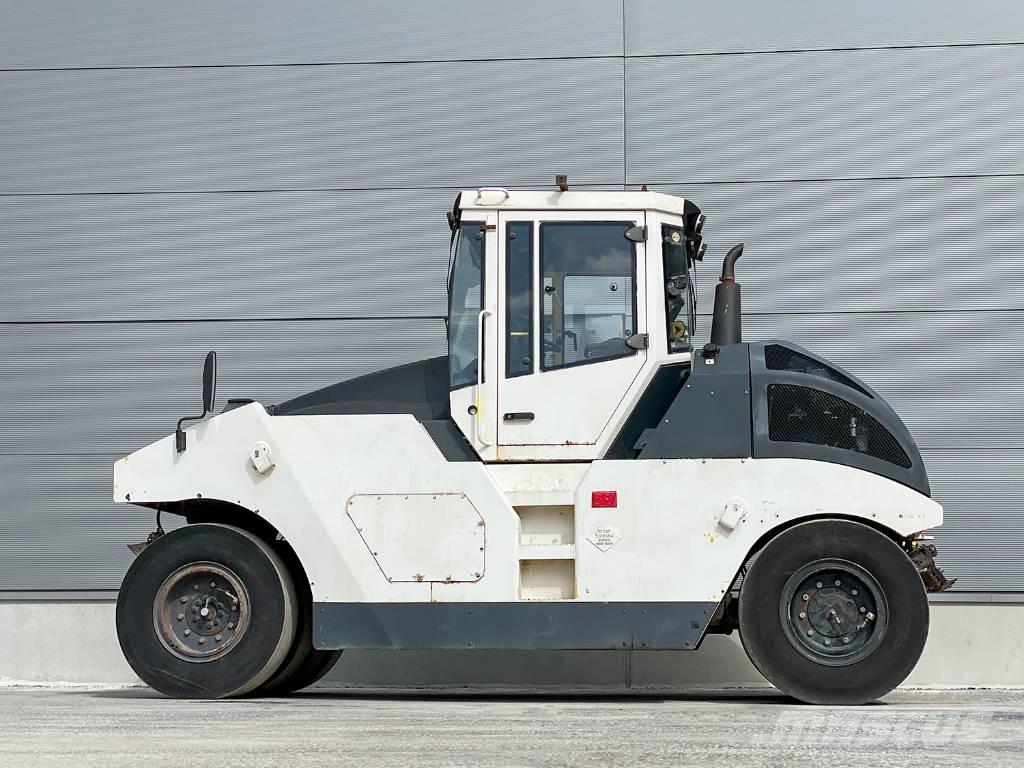 Bomag BW 24 RH Kumipyöräjyrät