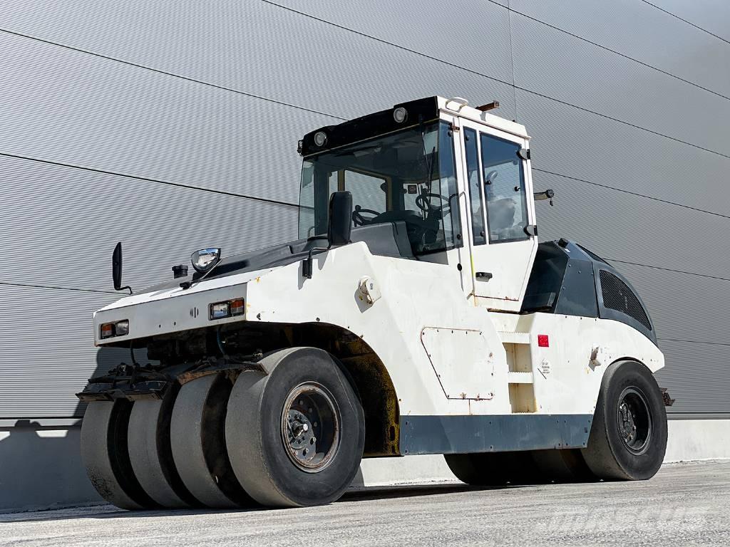 Bomag BW 24 RH Kumipyöräjyrät
