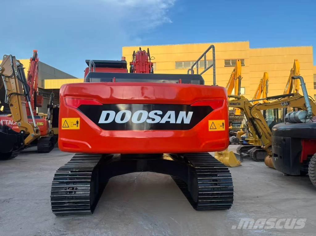 Doosan DX 225 LC Telakaivukoneet
