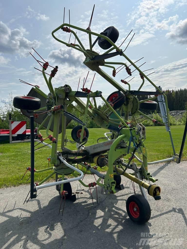 CLAAS Volto 800 Pöyhimet ja haravat