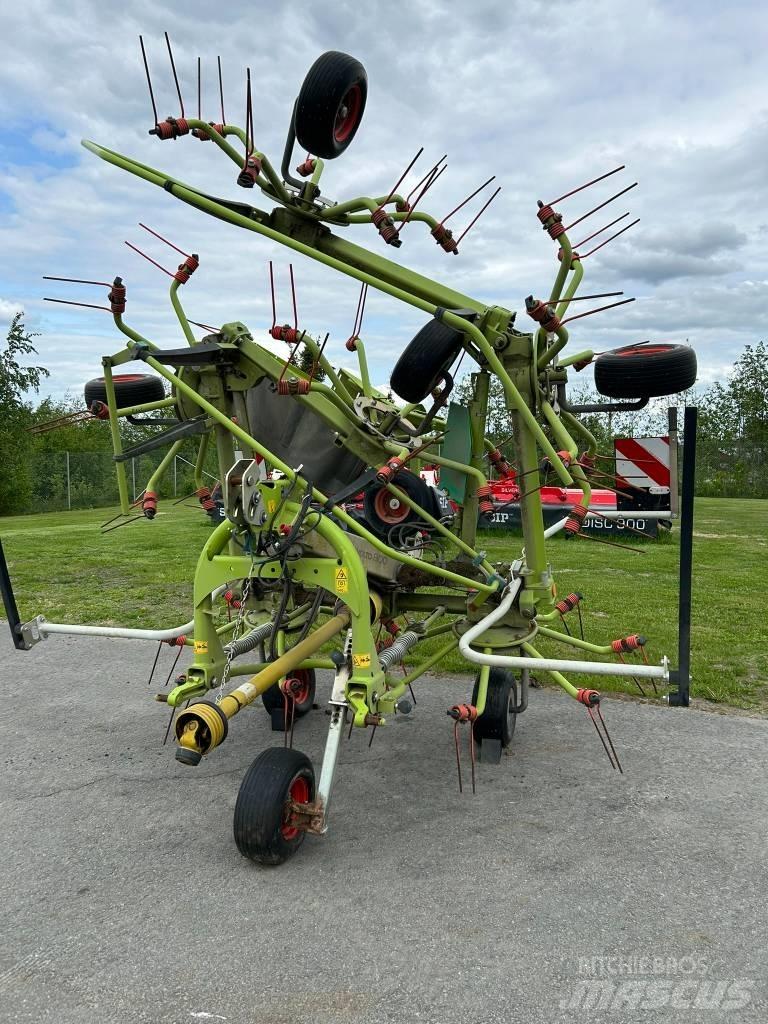 CLAAS Volto 800 Pöyhimet ja haravat