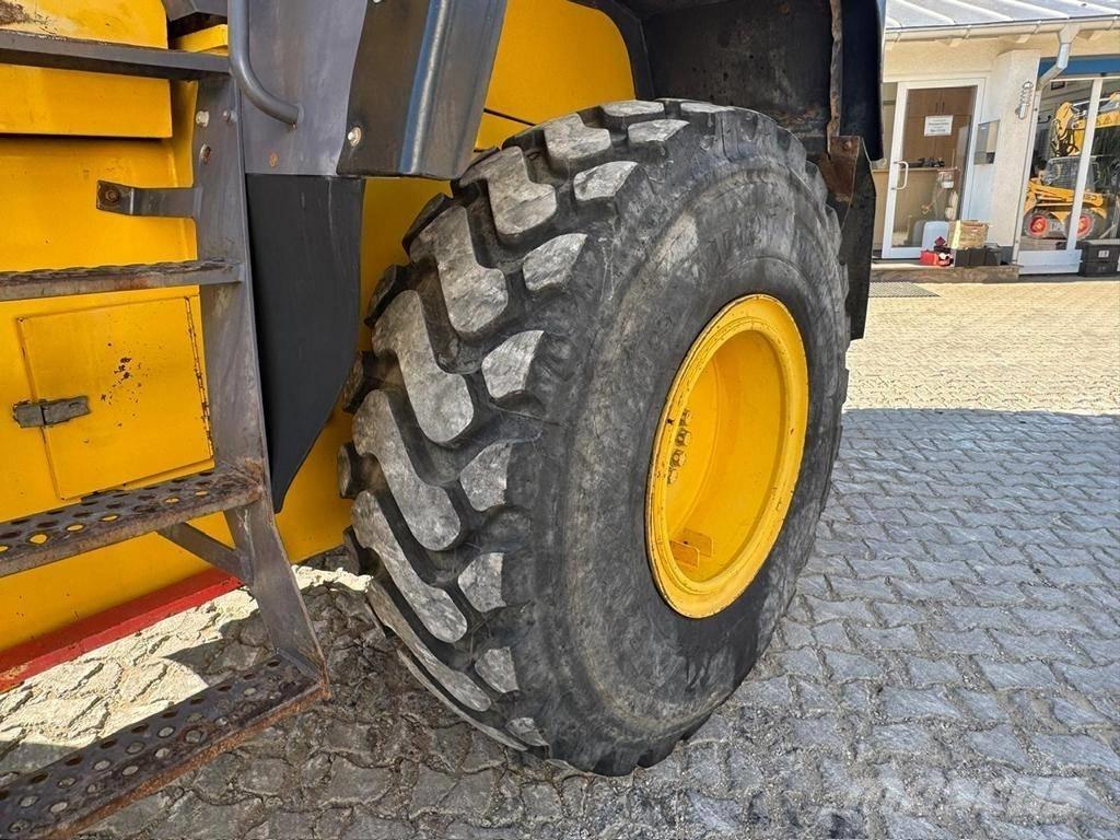 Komatsu WA 320-3H Pyöräkuormaajat