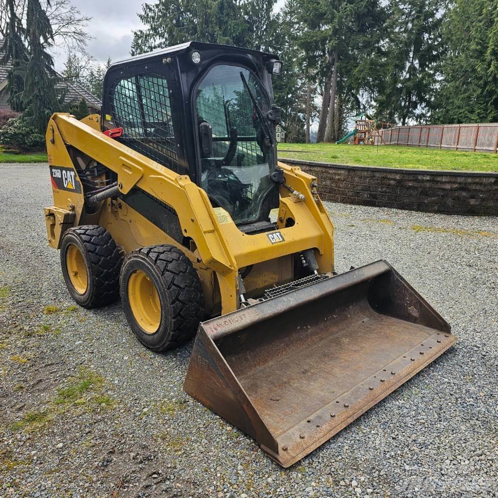 CAT 236D Liukuohjatut kuormaajat