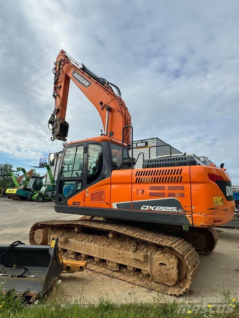 Doosan DX 225 LC-5 Telakaivukoneet