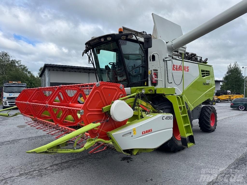 CLAAS Tucano 320 Leikkuupuimurit