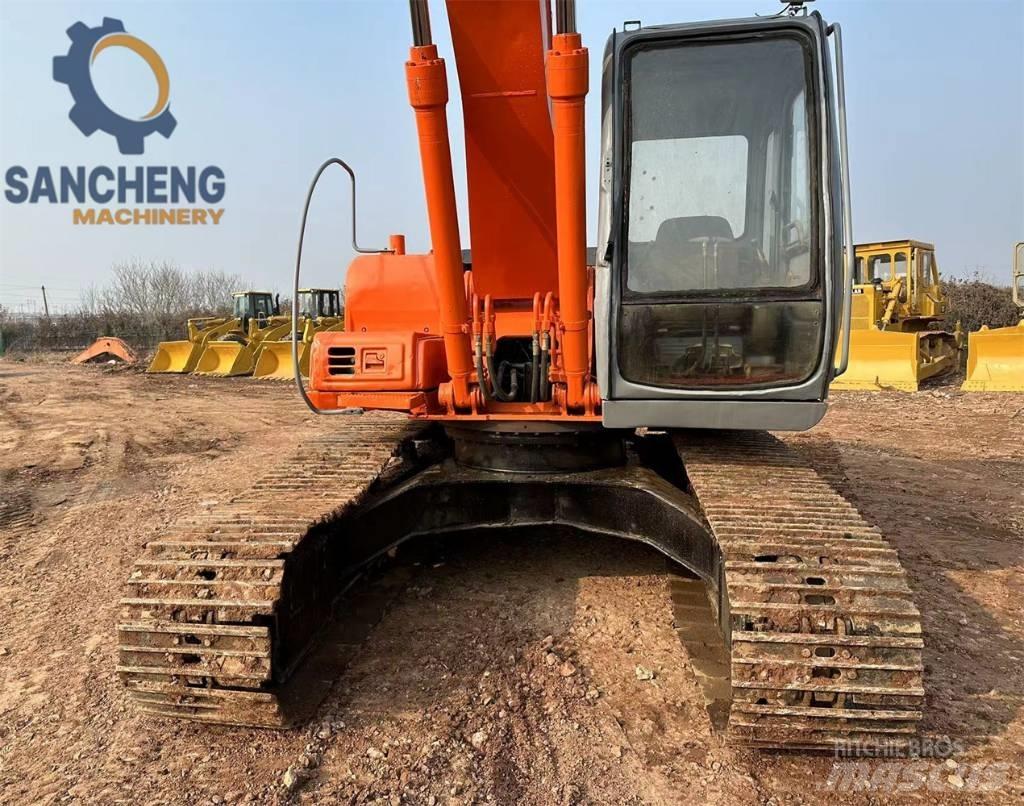 Hitachi EX 200 Telakaivukoneet