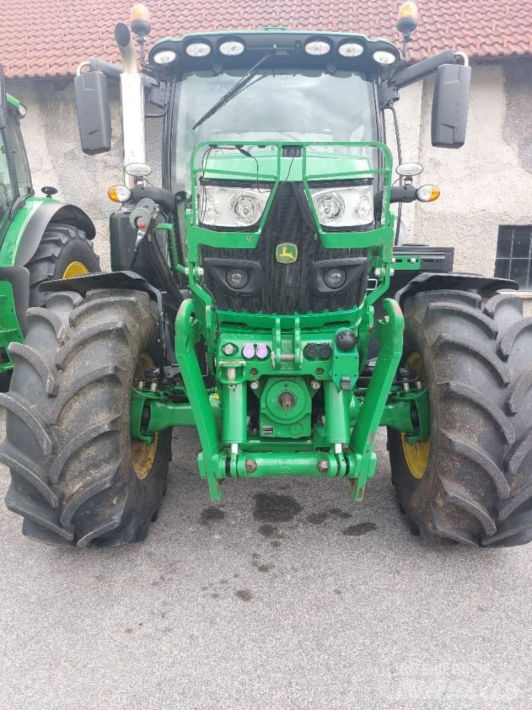 John Deere 6130 R Traktorit