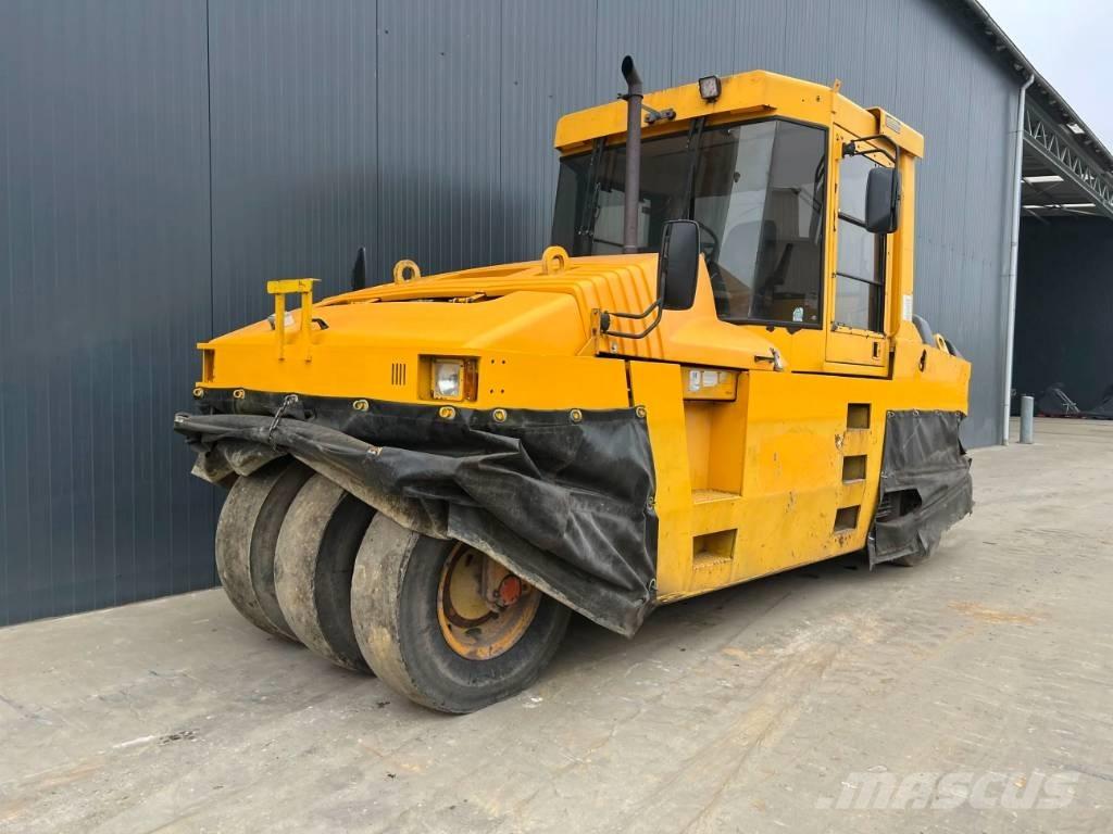 CAT PS300B Kumipyöräjyrät