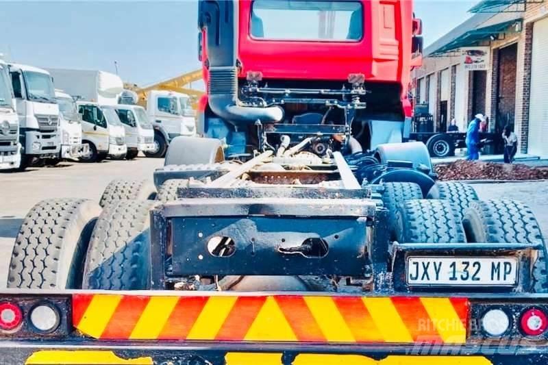 UD CGE 370 8x4 Muut kuorma-autot