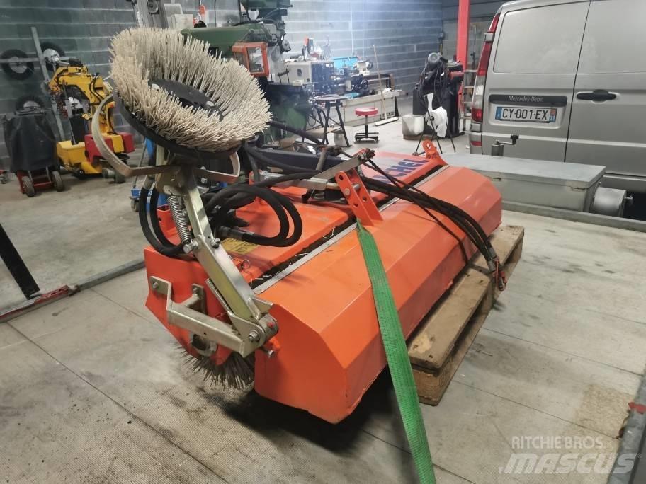 Tuchel Simplex 135HD Lakaisukoneet