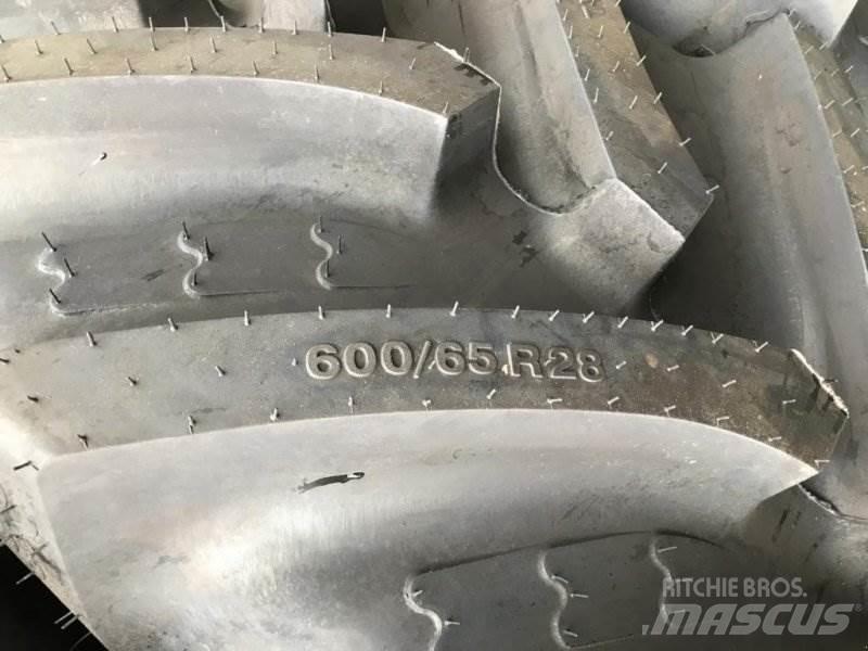 BKT 600/65R28 Renkaat ja vanteet