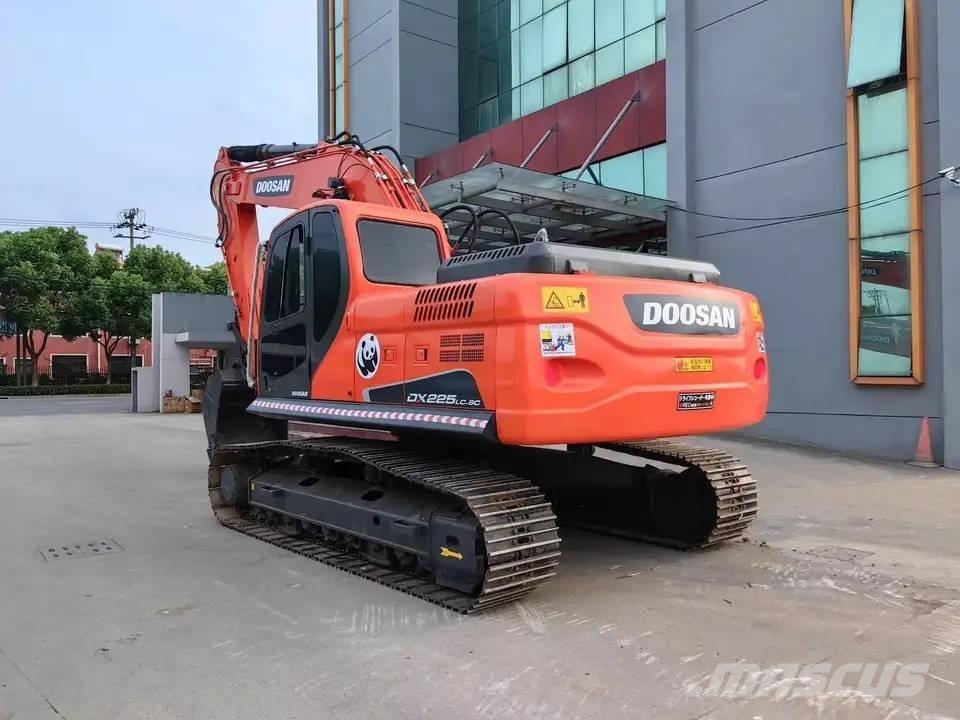 Doosan DX225LC-9C Telakaivukoneet