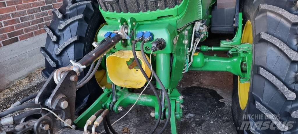 John Deere 6125 R Traktorit