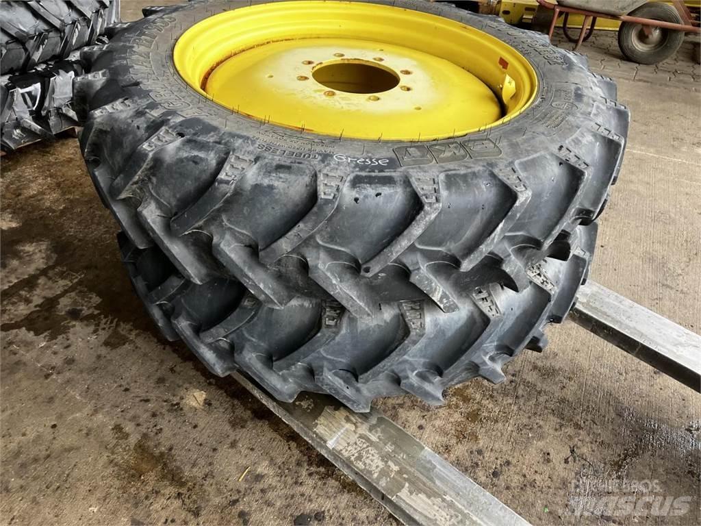 BKT 270/95R32 Renkaat ja vanteet