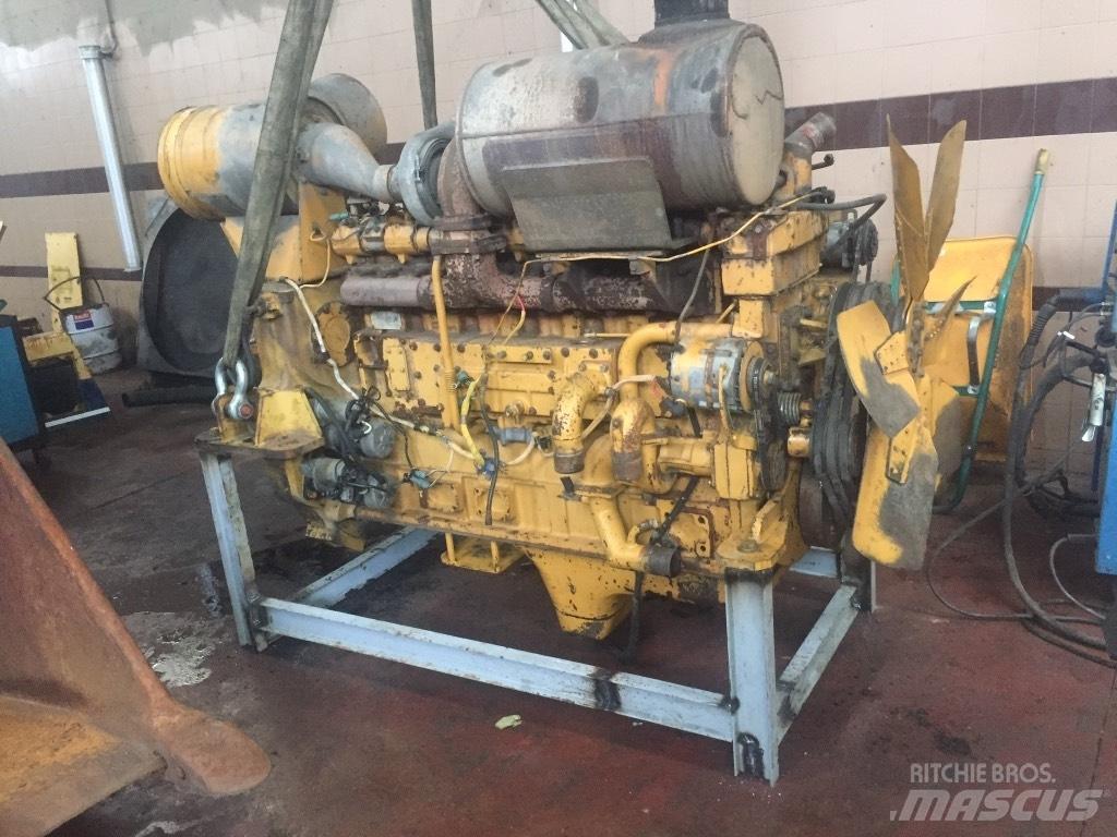 Komatsu WA600-1 Pyöräkuormaajat