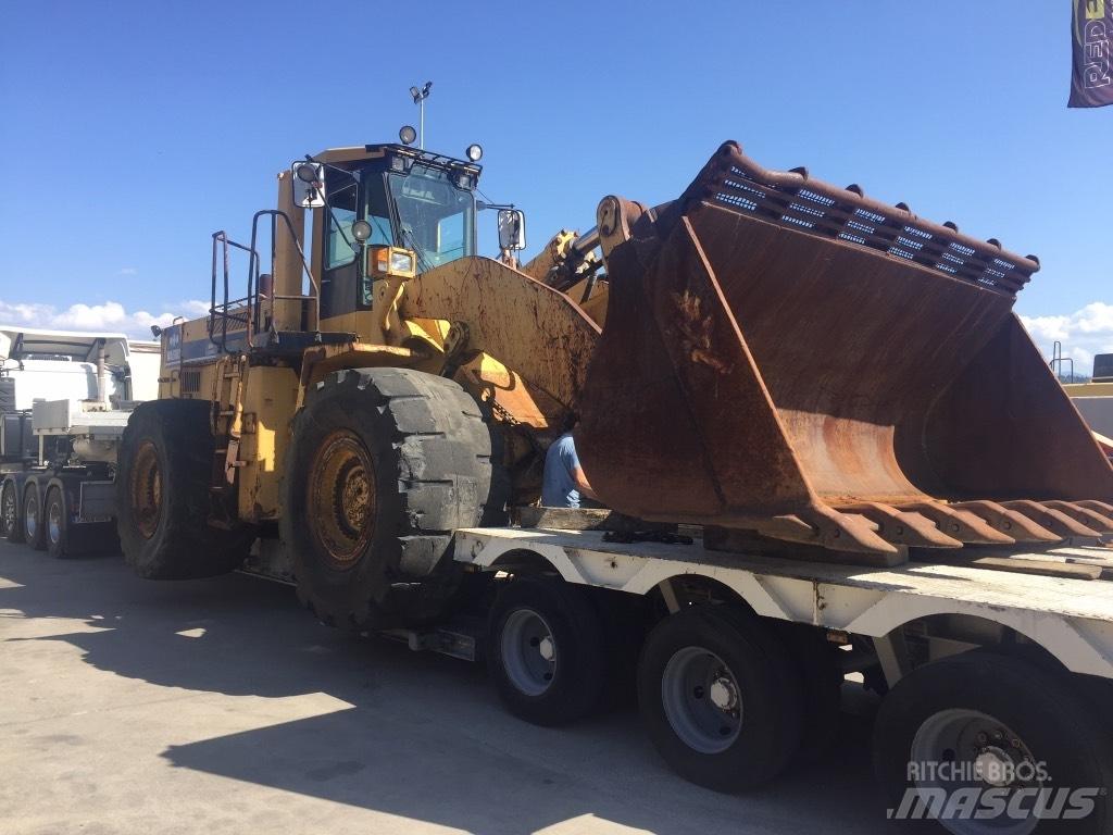 Komatsu WA600-1 Pyöräkuormaajat
