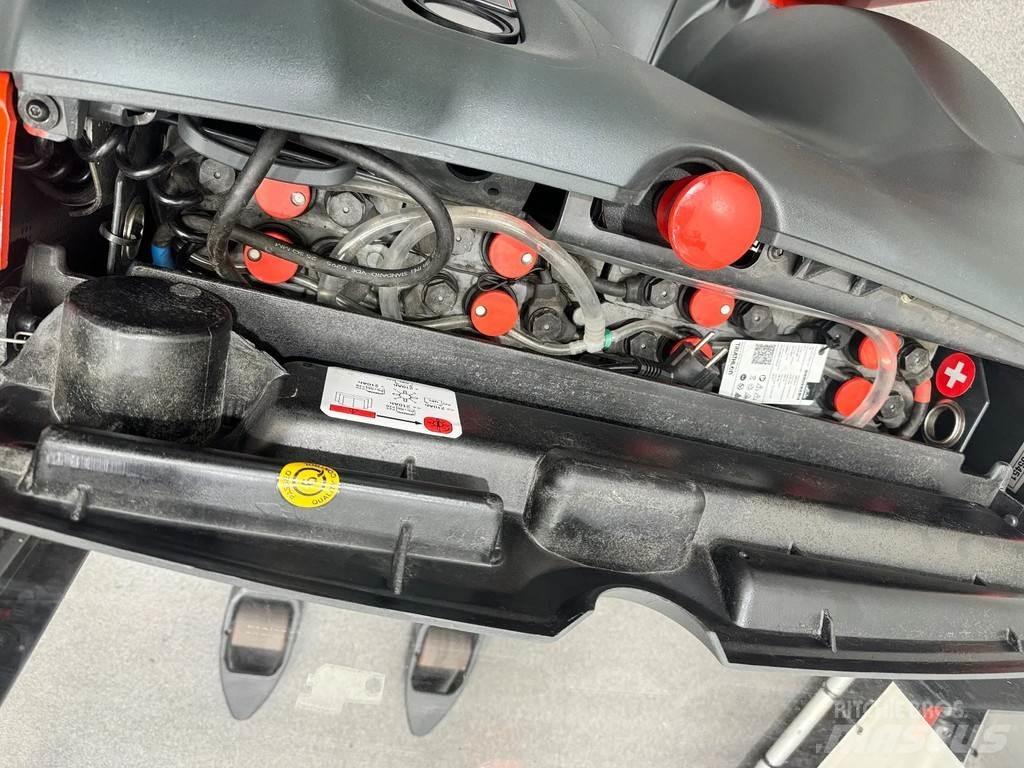 Linde L 12 Käyden ajettavat pinoamistrukit